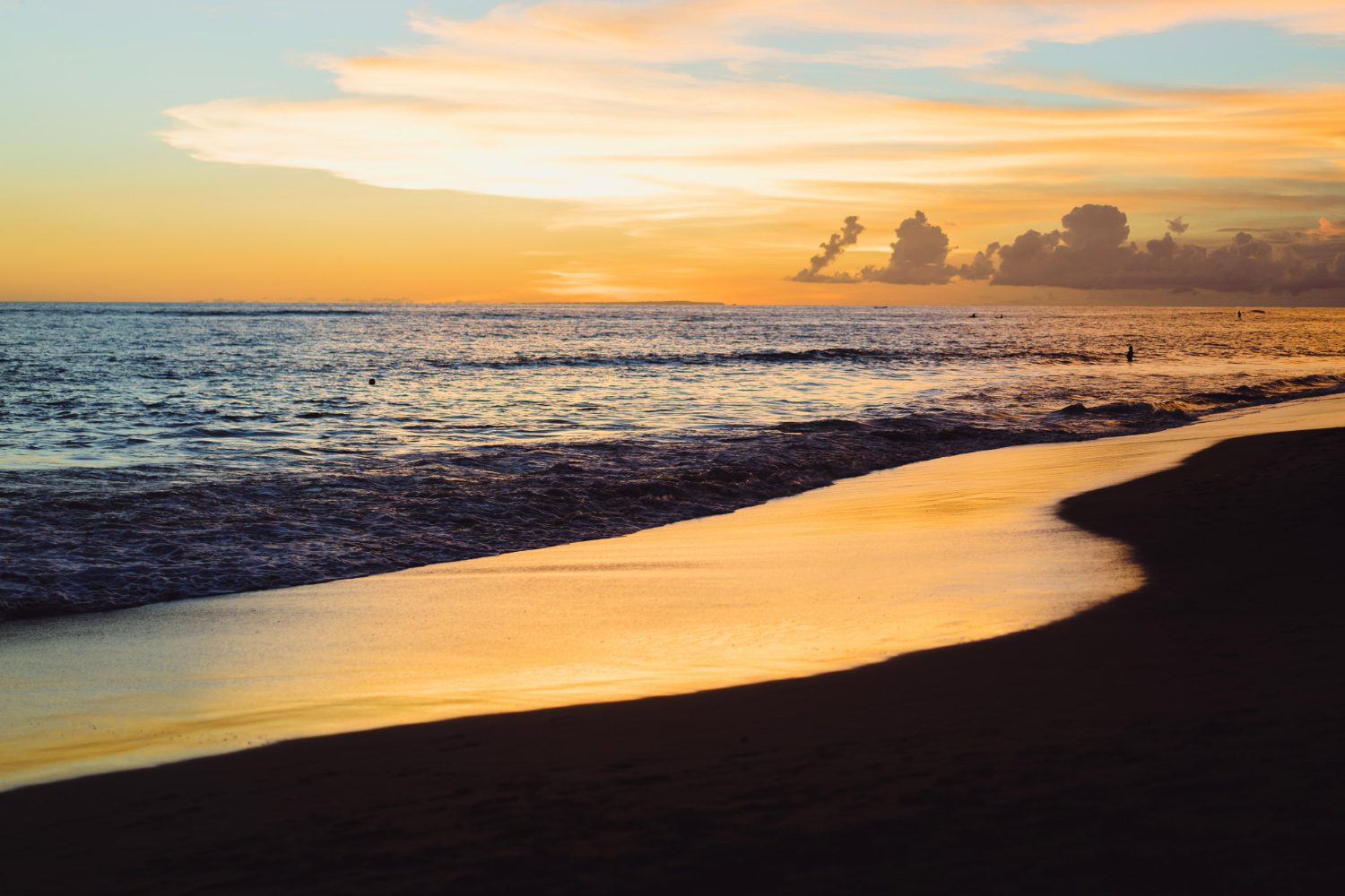 sunset ocean beautiful bright sky reflection water waves
